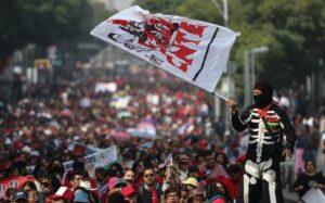 Lee más sobre el artículo Caos Urbano y la Amenaza de un Mundial Paralizado: La Estrategia Radical de la CNTE en CDMX